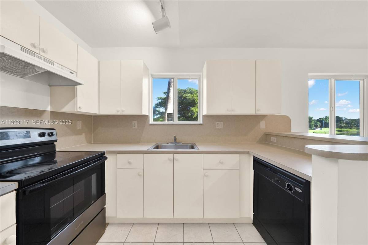 Condo for rent at 3385 NE 10th St #201, Homestead, FL 33033
