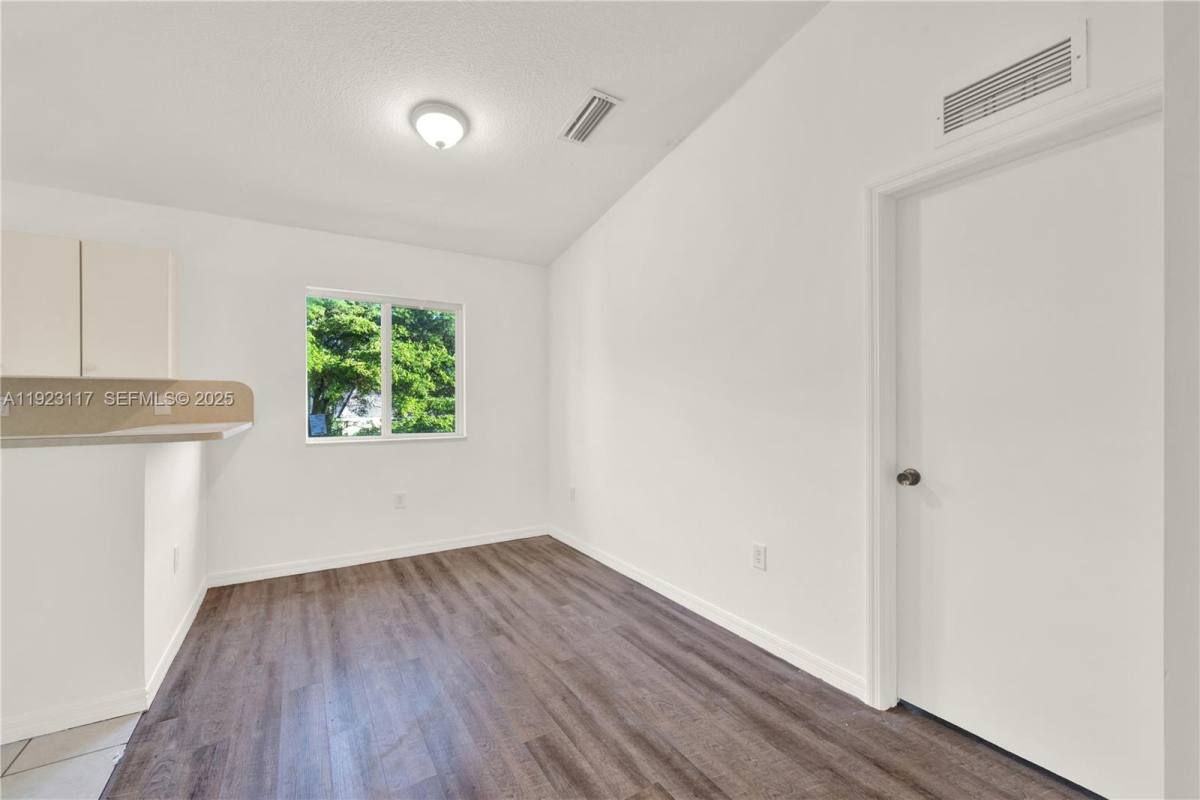 Condo for rent at 3385 NE 10th St #201, Homestead, FL 33033