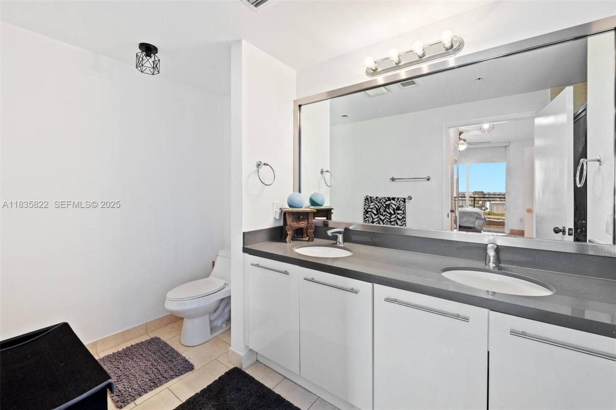 Condo for rent at 90 SW 3rd St #2400, Hallandale, FL 33009
