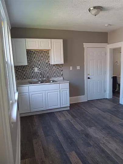 House for rent at 1087 E 64th St, Cleveland, OH 44103