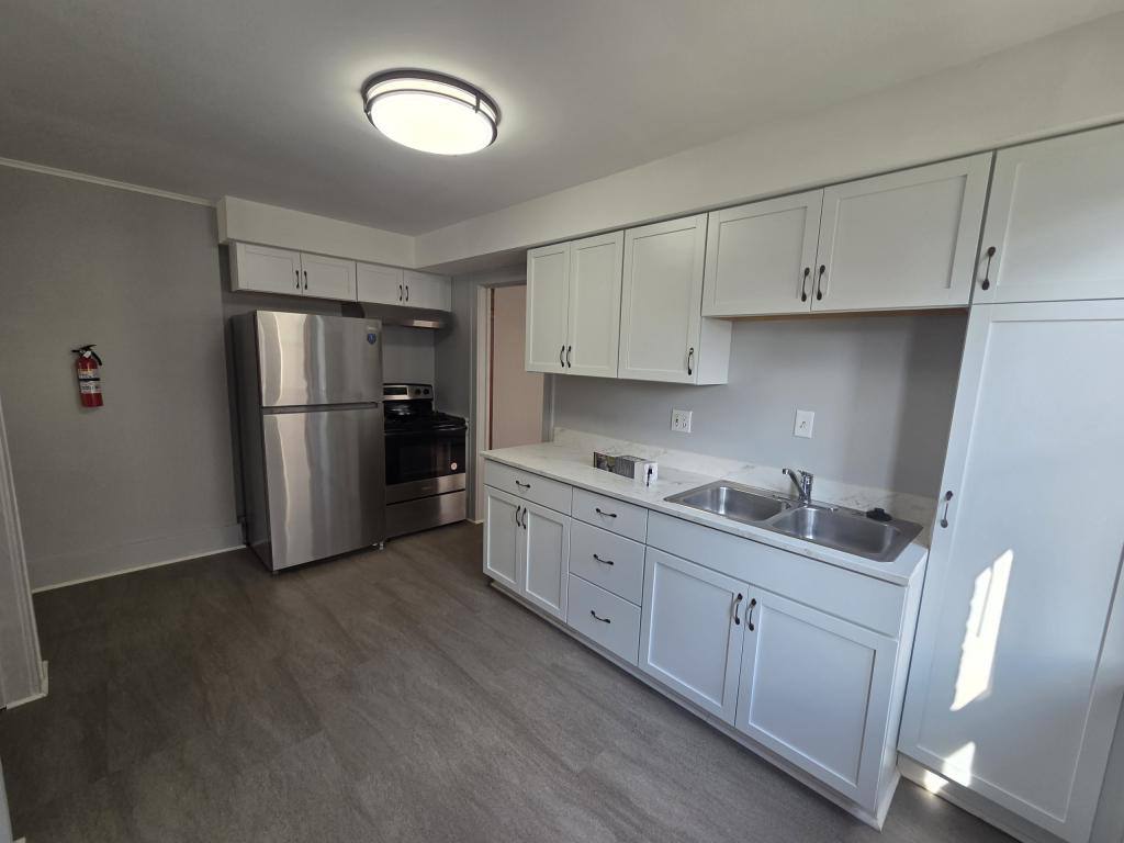 Apartment for rent at 2434 4th St, Trenton, MI 48183