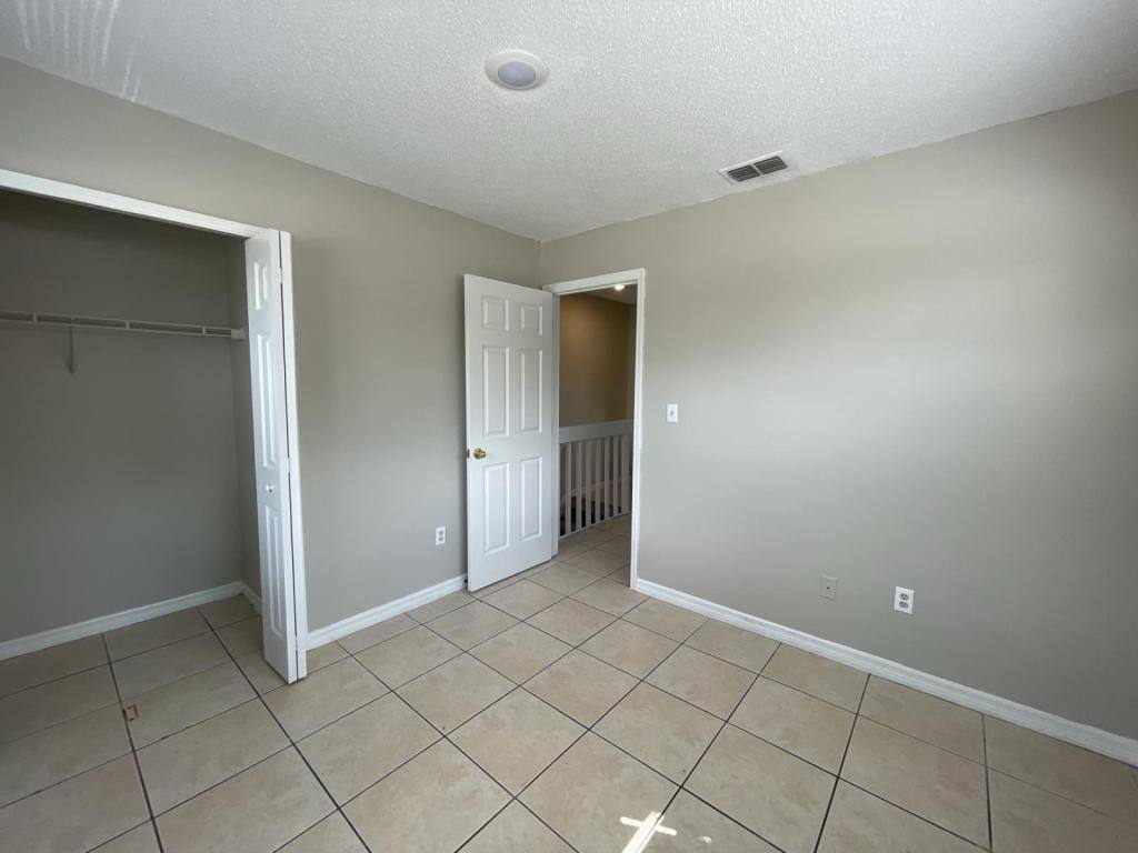 Townhouse for rent at 722 W Columbia Ave, Kissimmmee, Floor, Kissimmee, FL 34741