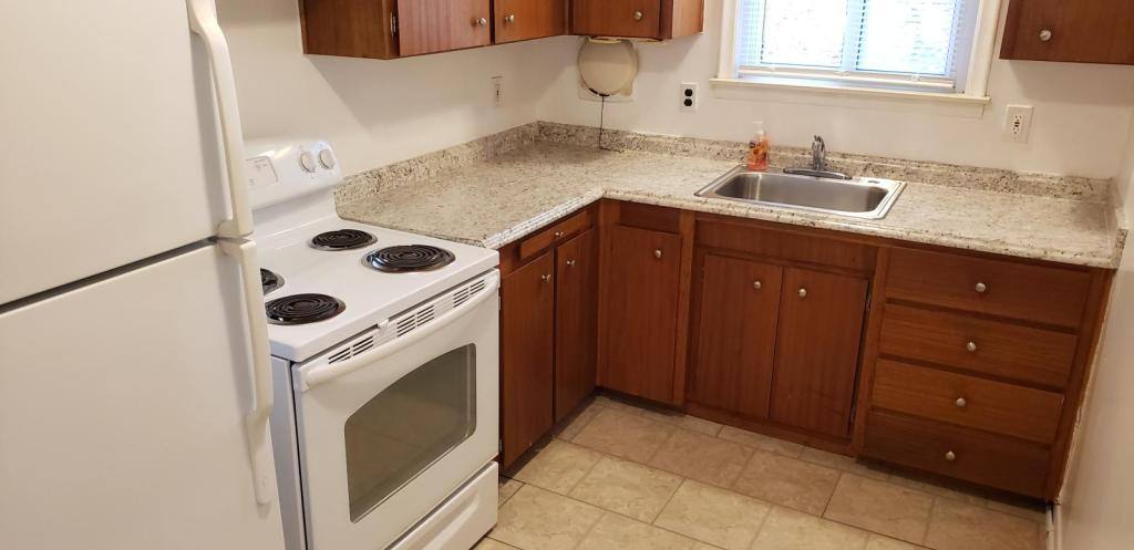Apartment for rent at 6980 Town Lane, Dearborn Heights, MI 48127