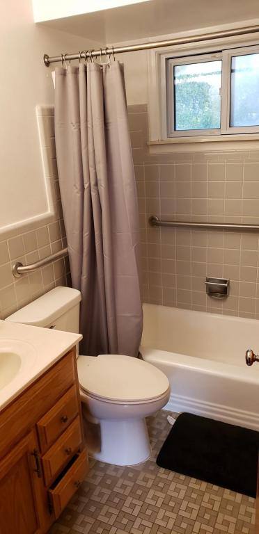 Apartment for rent at 6980 Town Lane, Dearborn Heights, MI 48127