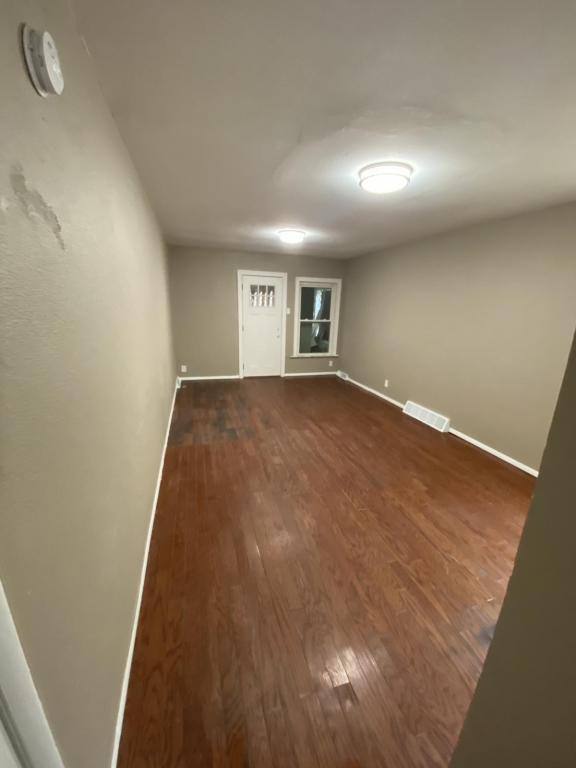 Apartment for rent at 733 Bryant St #2B, Kalamazoo, MI 49001