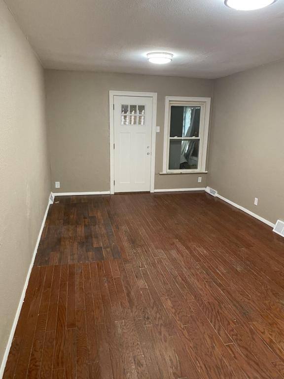 Apartment for rent at 733 Bryant St #2B, Kalamazoo, MI 49001