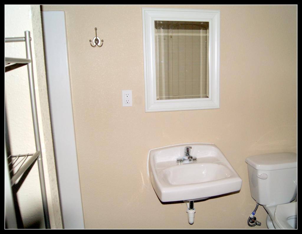 Apartment for rent at 911 College Ave, Jacksonville, TX 75766