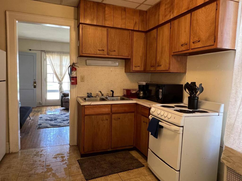 Apartment for rent at 31 Pleasant St, Utica, NY 13501