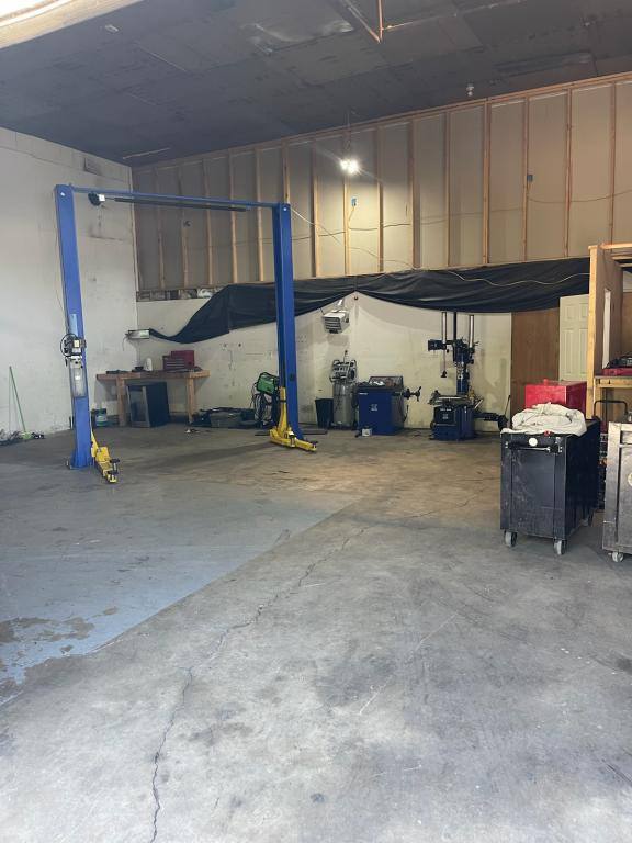 House for rent at 169 Johnsonville Rd #WHITE Shop, Bangor, PA 18013