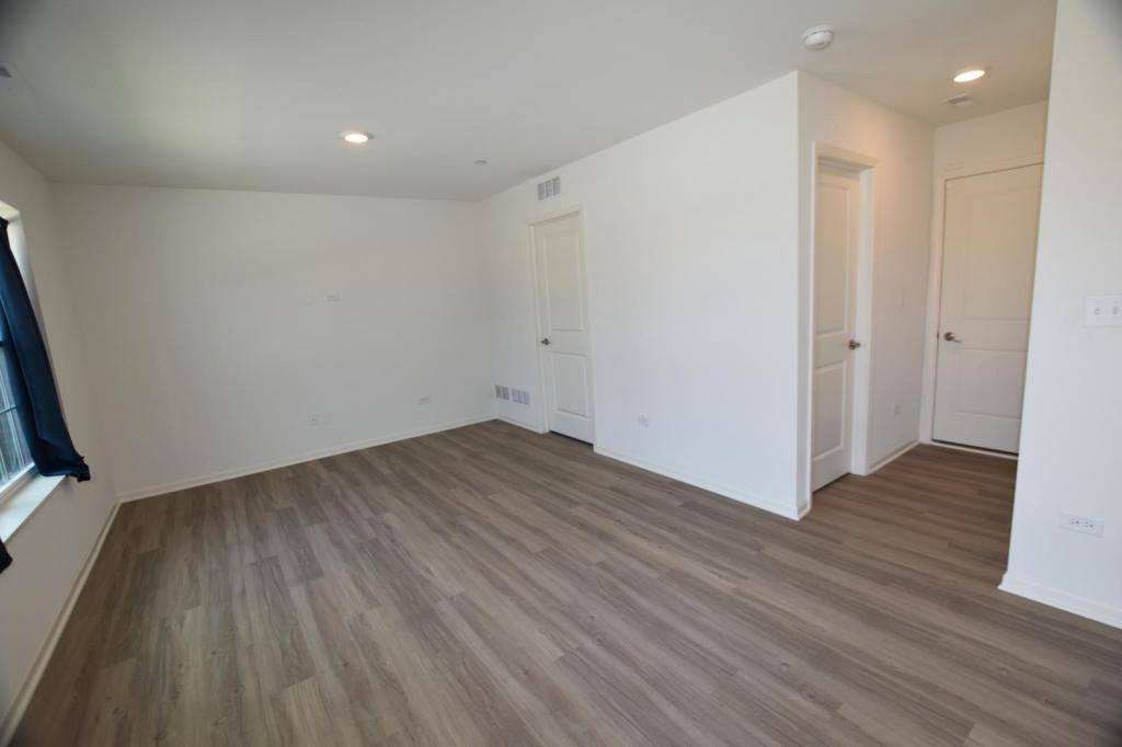 Townhouse for rent at 2945 Showplace Dr, Naperville, IL 60564