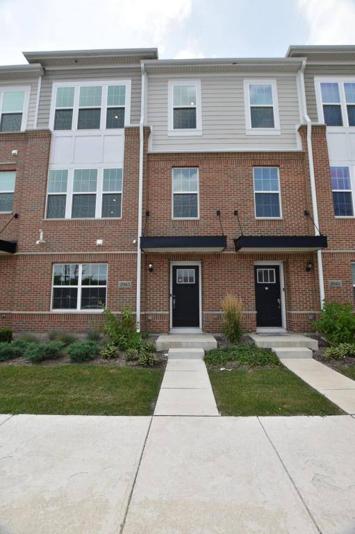 Townhouse for rent at 2945 Showplace Dr, Naperville, IL 60564