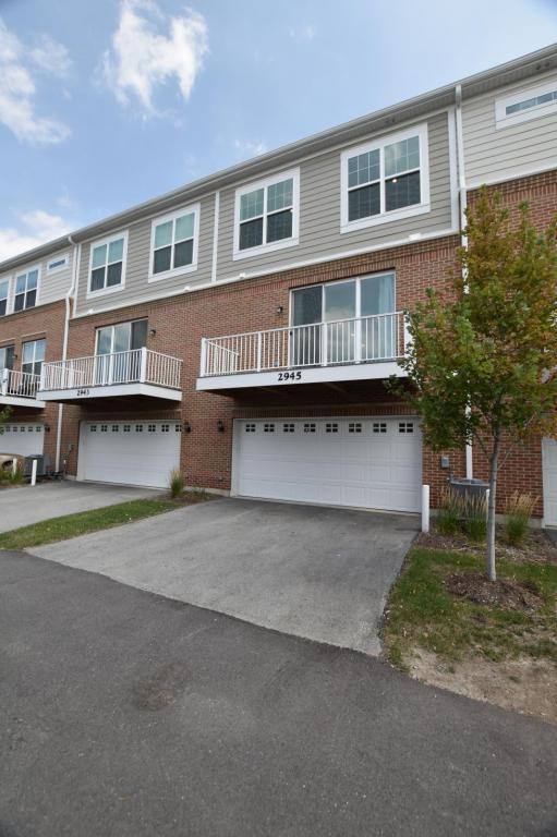 Townhouse for rent at 2945 Showplace Dr, Naperville, IL 60564