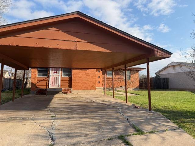 House for rent at 613 SW 45th St, Lawton, OK 73505
