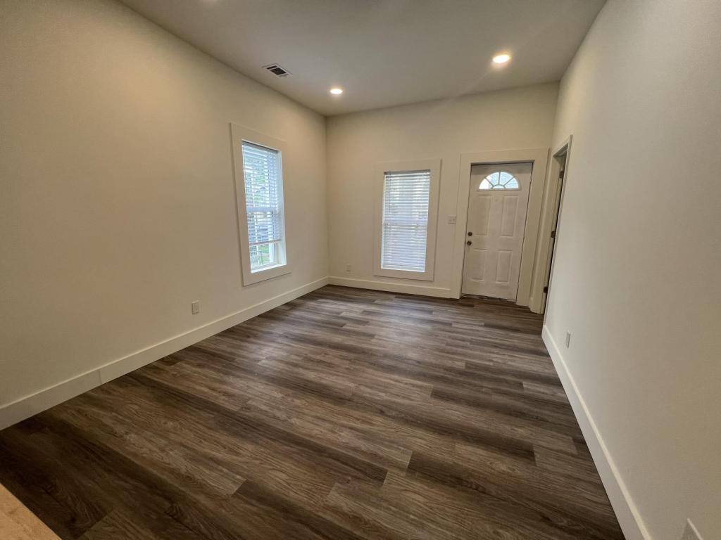 House for rent at 658 Elm Tree Lane, Lexington, KY 40508