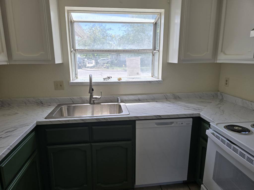 House for rent at 43 E Wallis Ave, Gustine, CA 95322