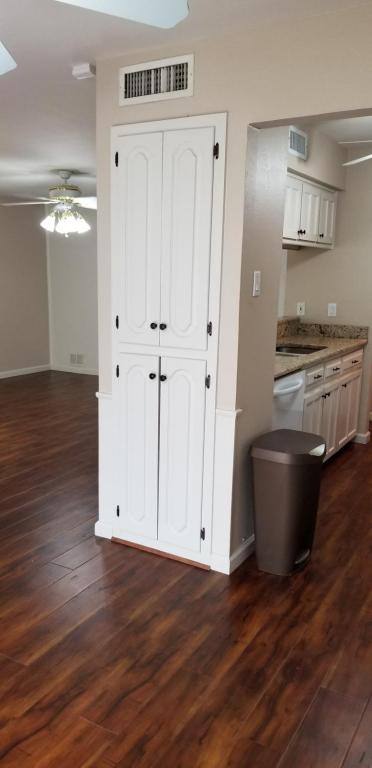 Townhouse for rent at 2012 Court Place, Garland, TX 75041