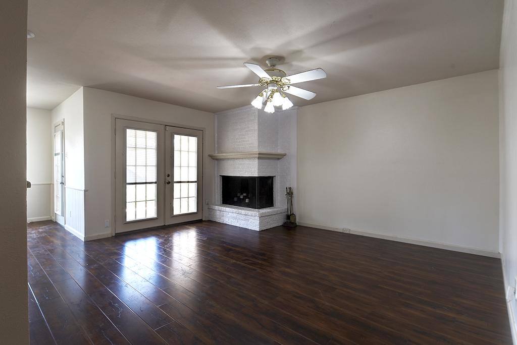 Townhouse for rent at 2012 Court Place, Garland, TX 75041