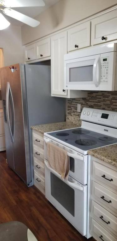 Townhouse for rent at 2012 Court Place, Garland, TX 75041