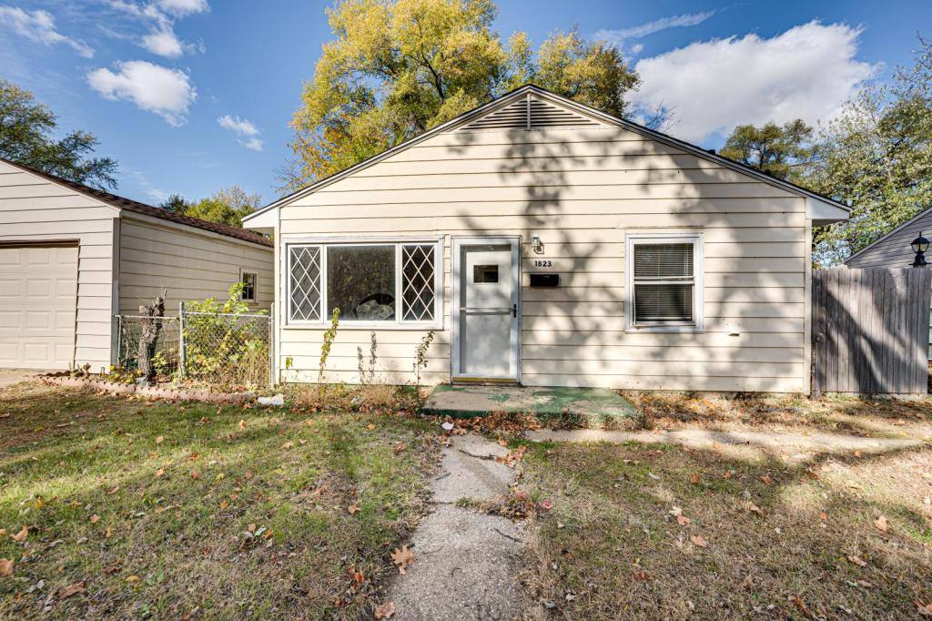 House for rent at 1823 Overdene Ave, Rockford, IL 61103