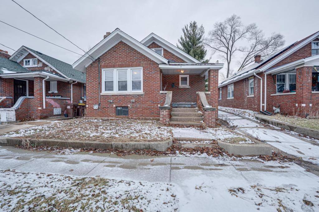 House for rent at 2403 Elm St, Rockford, IL 61102
