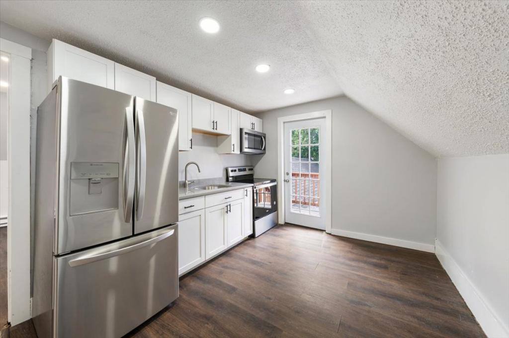 Apartment for rent at 87 Pine St, Nashua, NH 03060