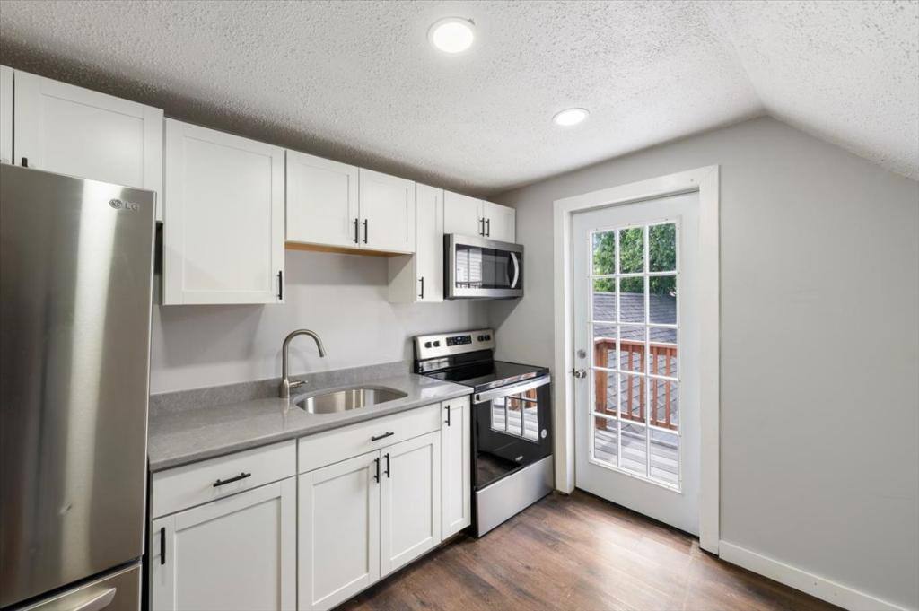 Apartment for rent at 87 Pine St, Nashua, NH 03060