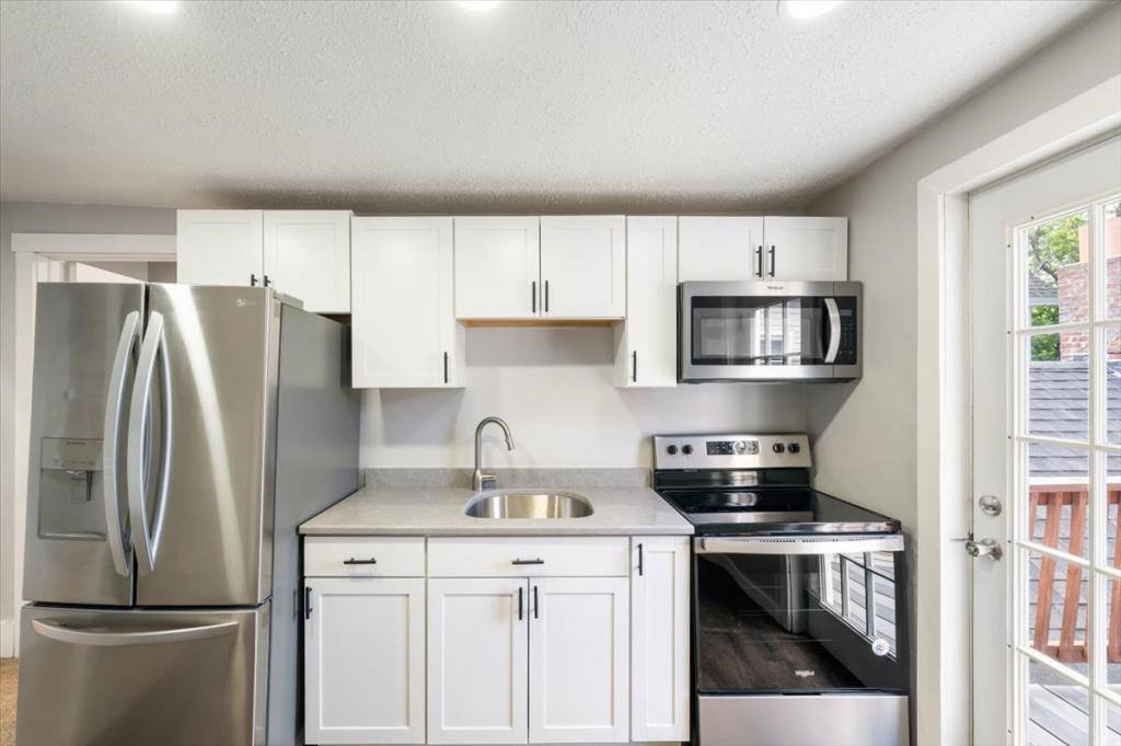 Apartment for rent at 87 Pine St, Nashua, NH 03060