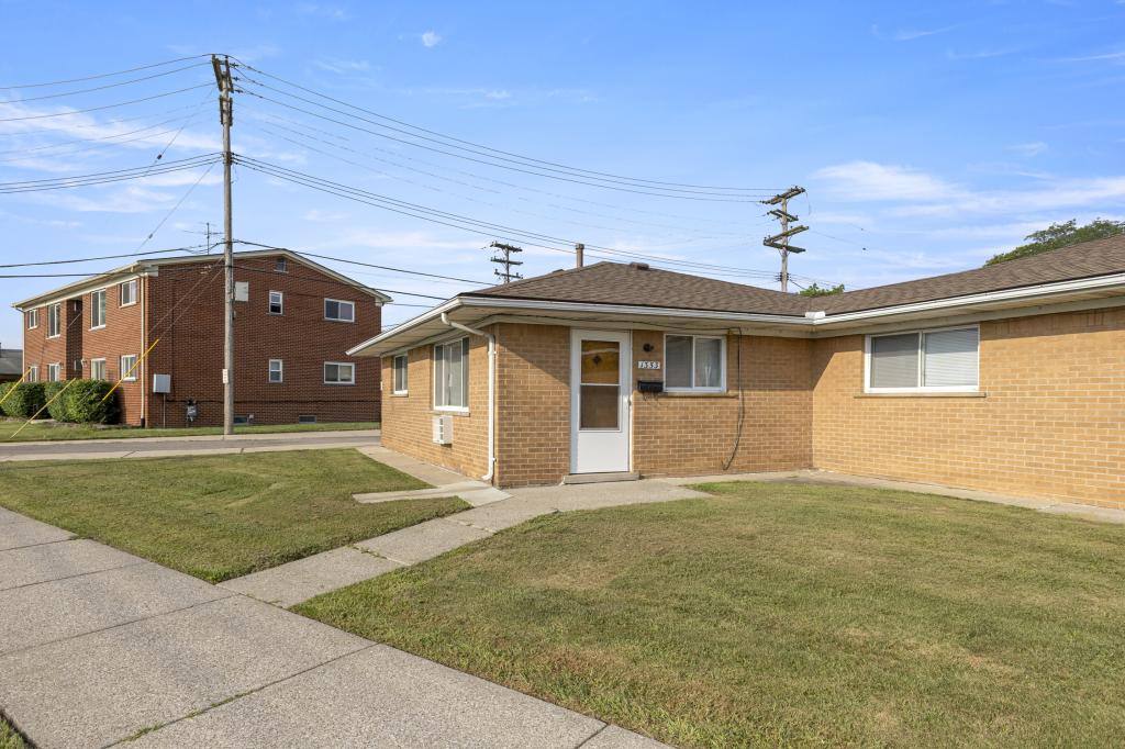 Apartment for rent at 1353 Goddard Rd, Lincoln Park, MI 48146
