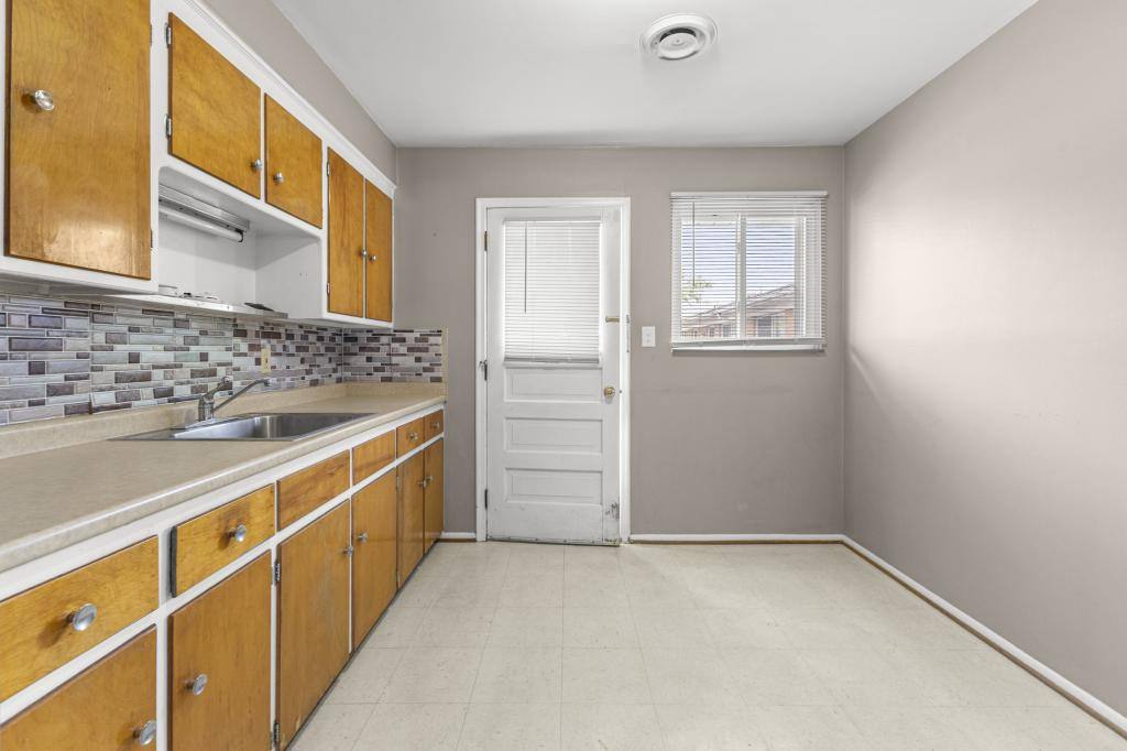 Apartment for rent at 1353 Goddard Rd, Lincoln Park, MI 48146