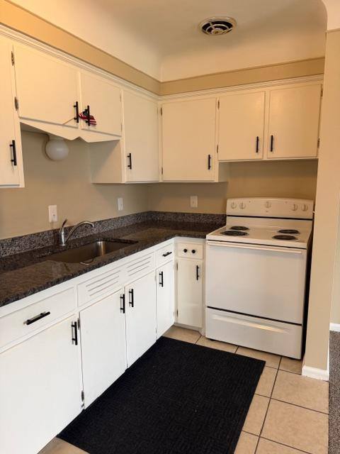 Apartment for rent at 16170 Regina, Taylor, MI 48180