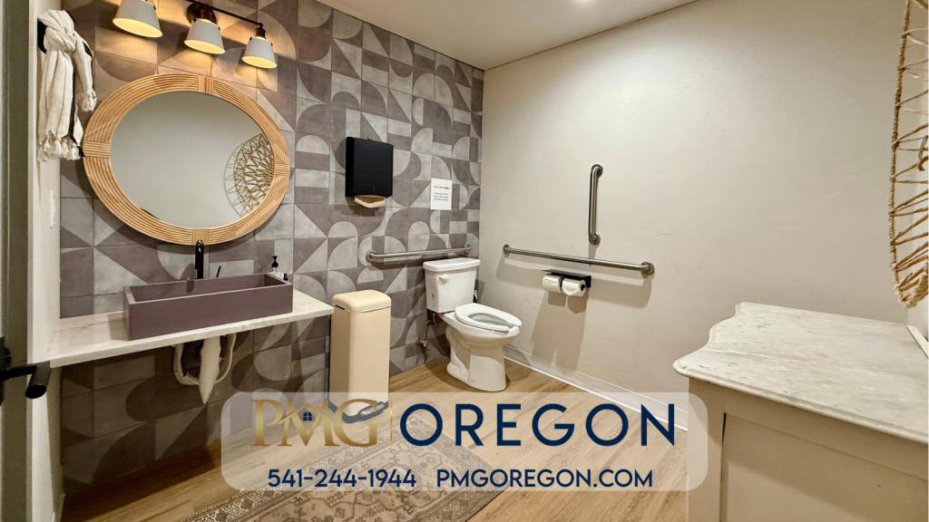 House for rent at 626 SW 6th St, Grants Pass, OR 97526
