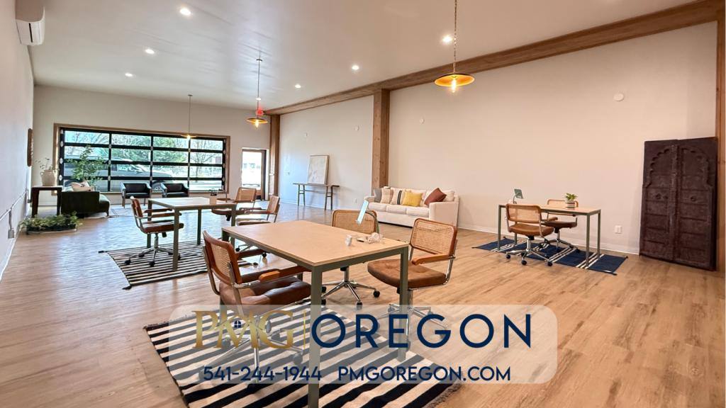 House for rent at 626 SW 6th St, Grants Pass, OR 97526