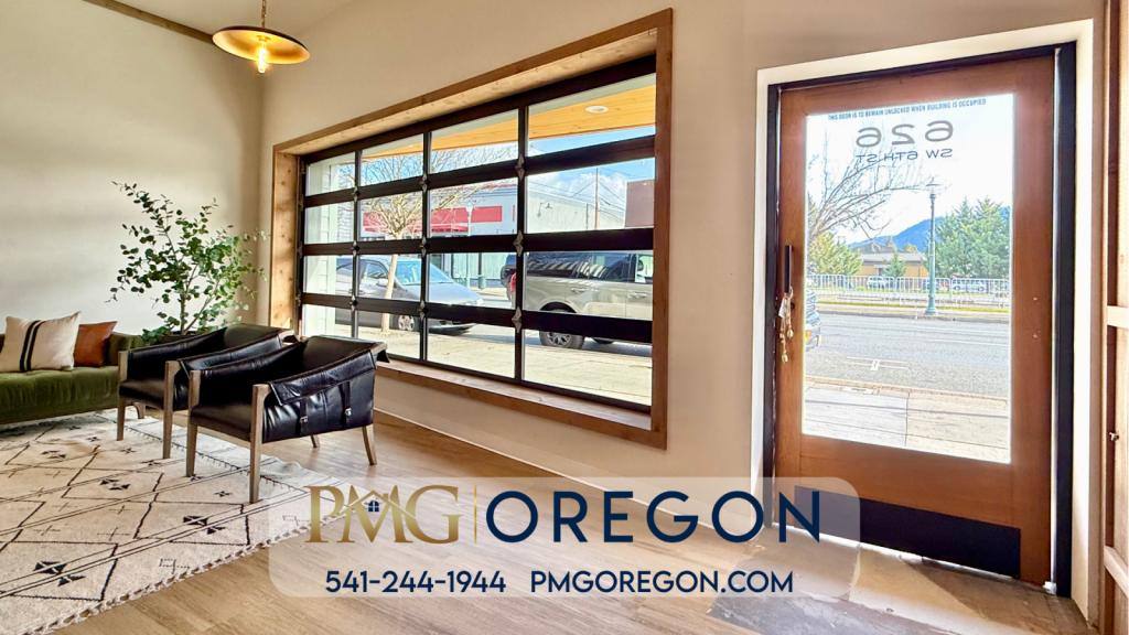House for rent at 626 SW 6th St, Grants Pass, OR 97526