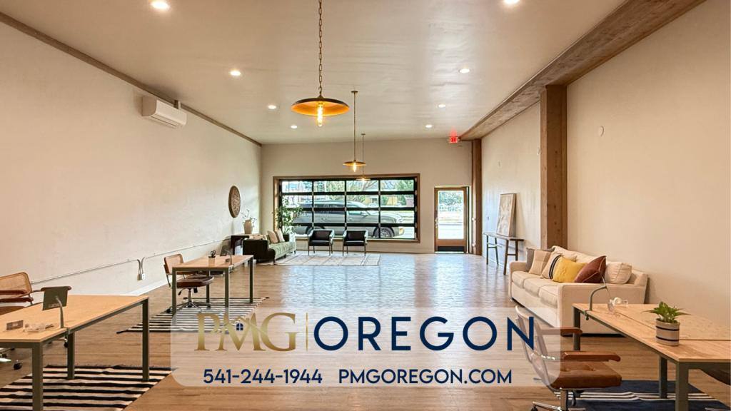 House for rent at 626 SW 6th St, Grants Pass, OR 97526