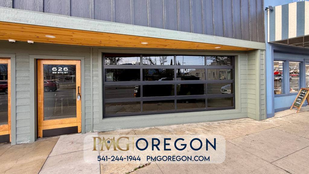 House for rent at 626 SW 6th St, Grants Pass, OR 97526