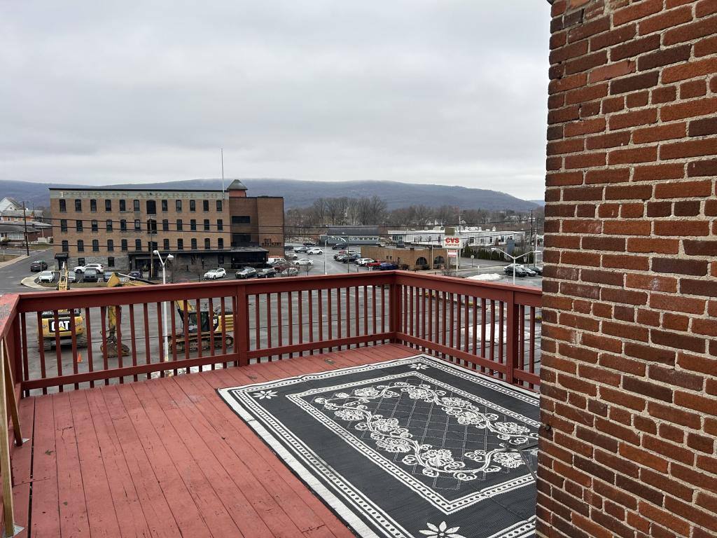 Apartment for rent at 109 Main St R, Pittston, PA 18640