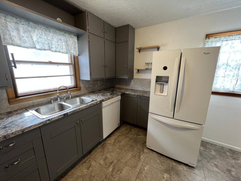 Townhouse for rent at 700 N 22nd St, Bismarck, ND 58501