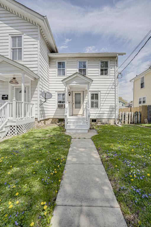 House for rent at 371 Cedar St, Aurora, IL 60506