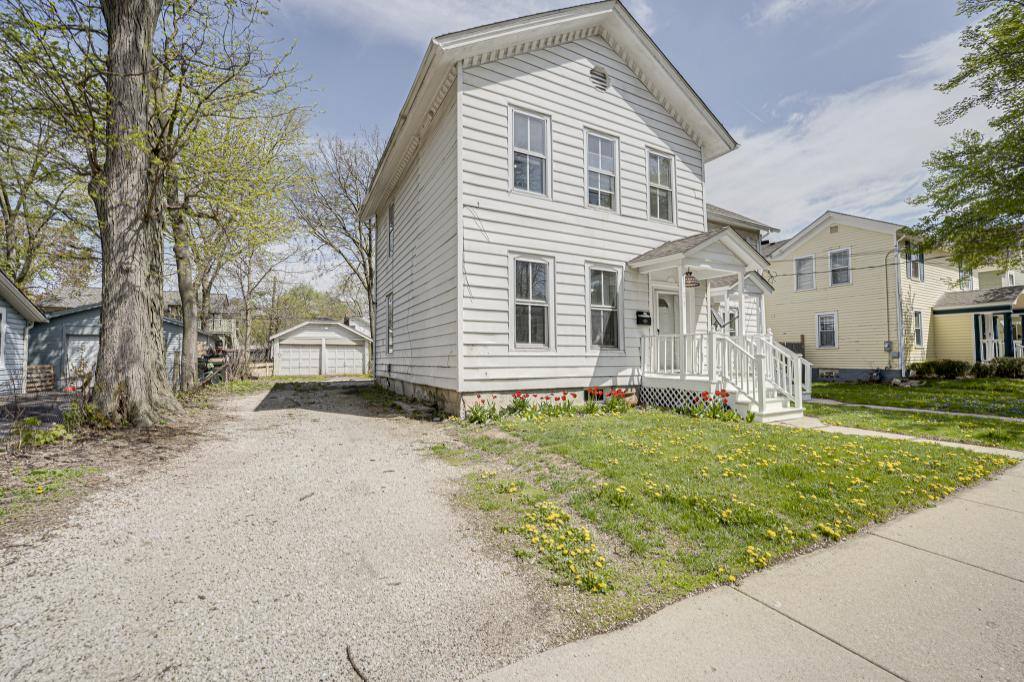House for rent at 371 Cedar St, Aurora, IL 60506
