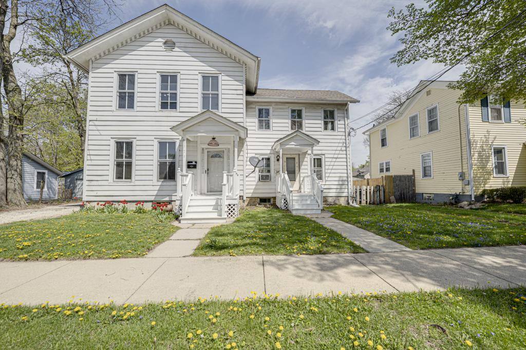 House for rent at 371 Cedar St, Aurora, IL 60506