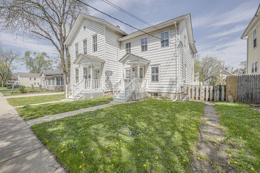 House for rent at 371 Cedar St, Aurora, IL 60506