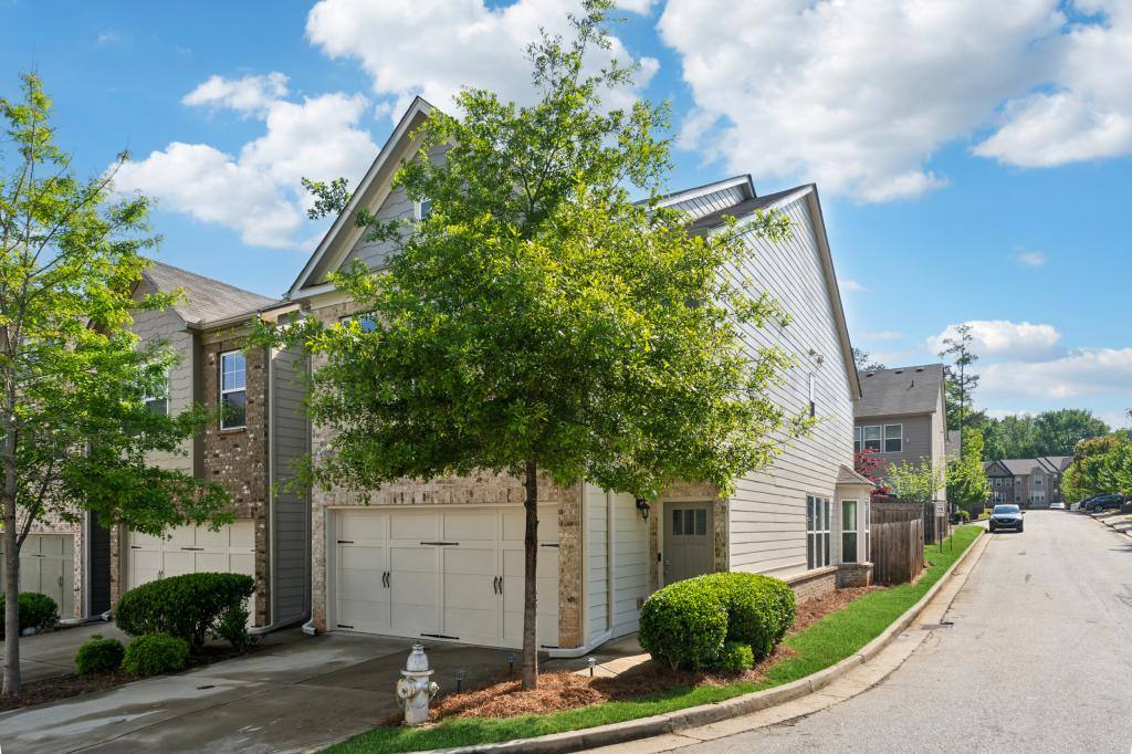 Townhouse for rent at 1499 River Oak Lane, Stone Mountain, GA 30083