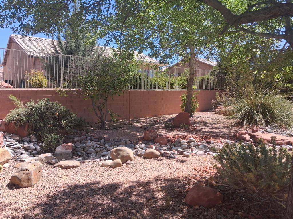 House for rent at 865 Cedar Ridge Court, Cornville, AZ 86325