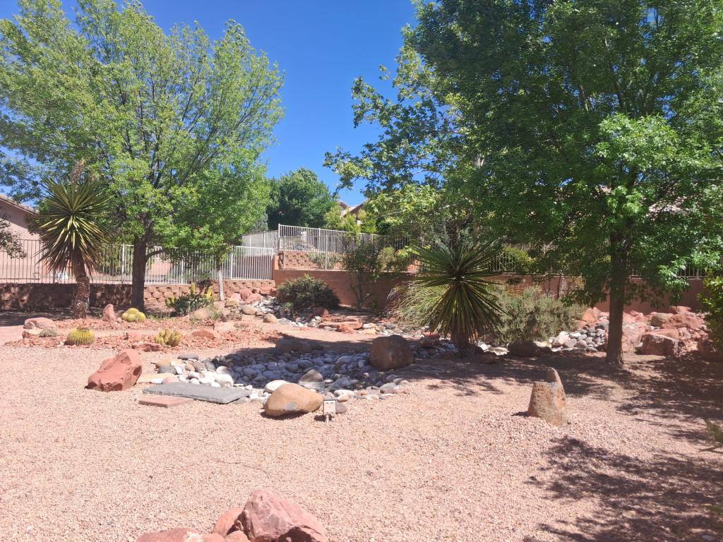 House for rent at 865 Cedar Ridge Court, Cornville, AZ 86325