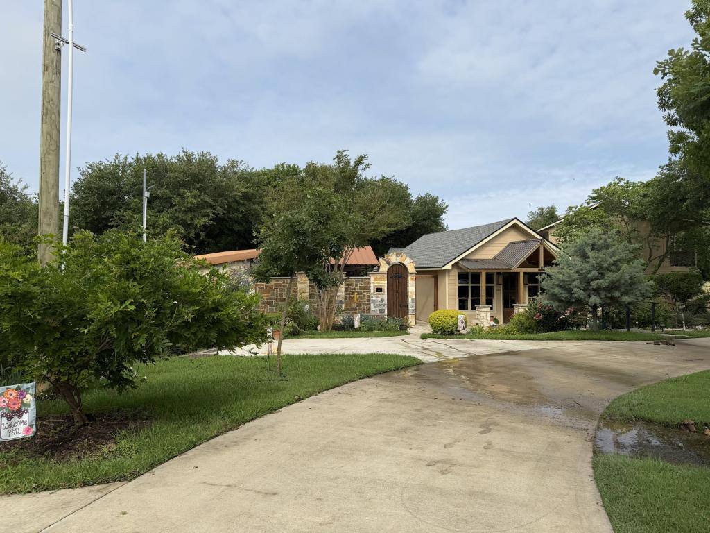 Apartment for rent at 2453 Bottoms E Rd, Troy, TX 76579