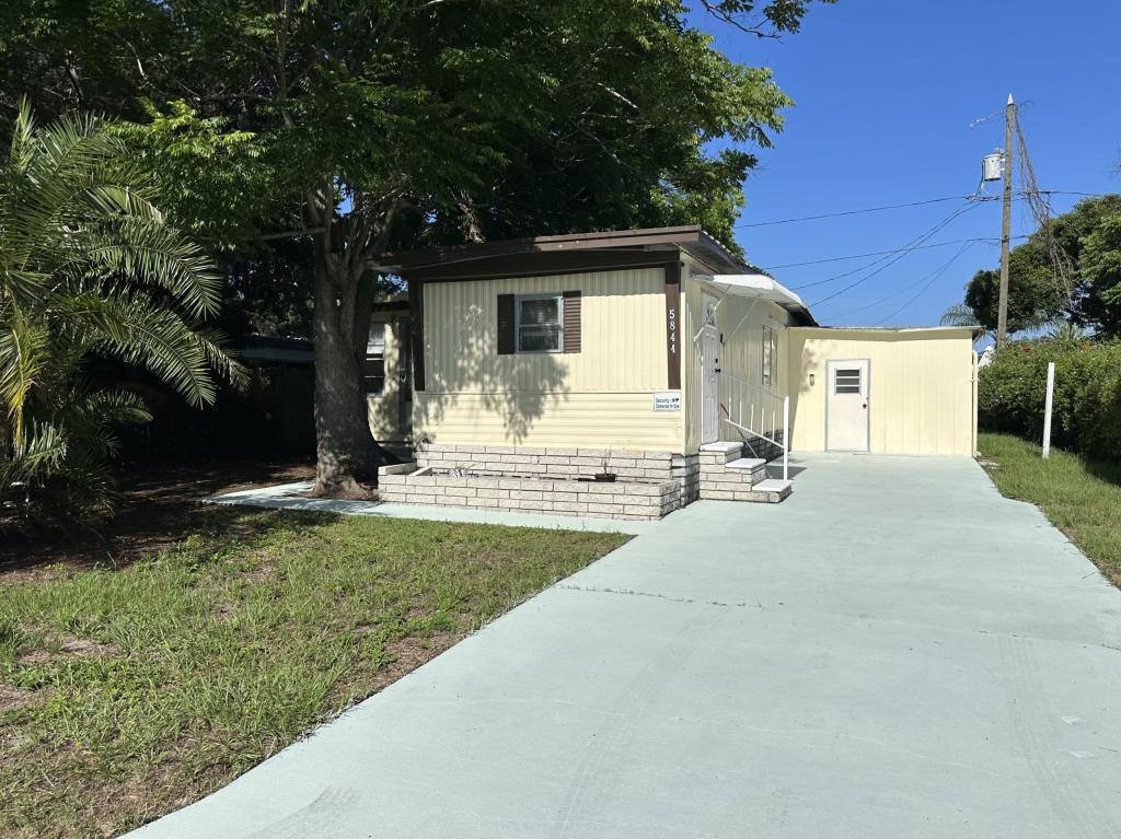 House for rent at 5844 Sunshine Park Dr, New Port Richey, FL 34652