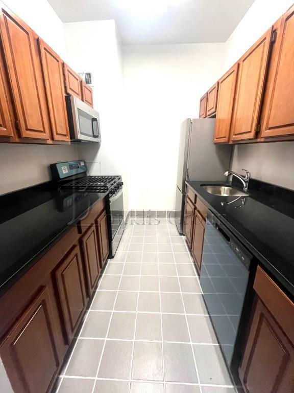 14-56 31st Dr #10A, Astoria, NY 11106 - Apartment for Rent - Image 2
