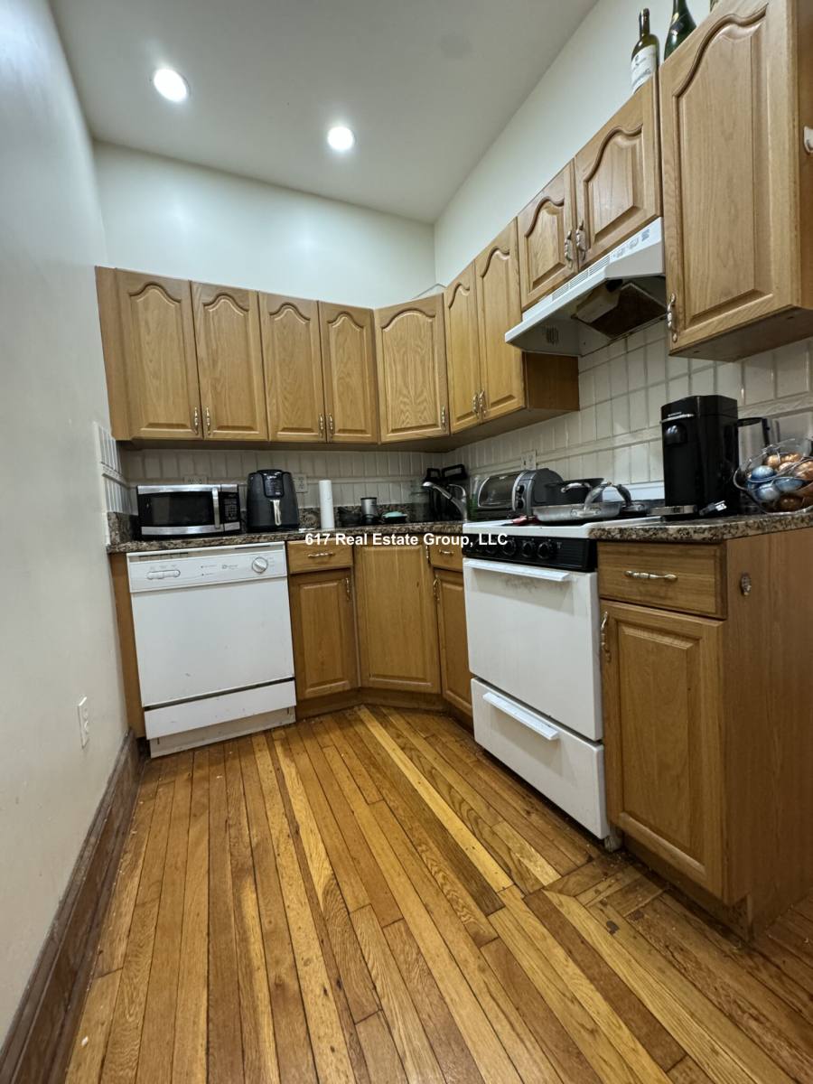 Apartment for rent at 21 Gibbs St #2F, Brookline, MA 02446