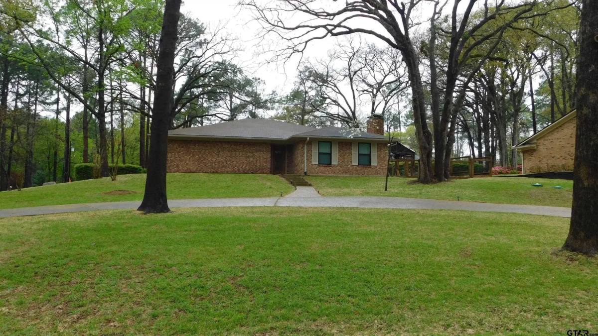 House for rent at 1360 Bridle Path Lane, Lindale, TX 75771