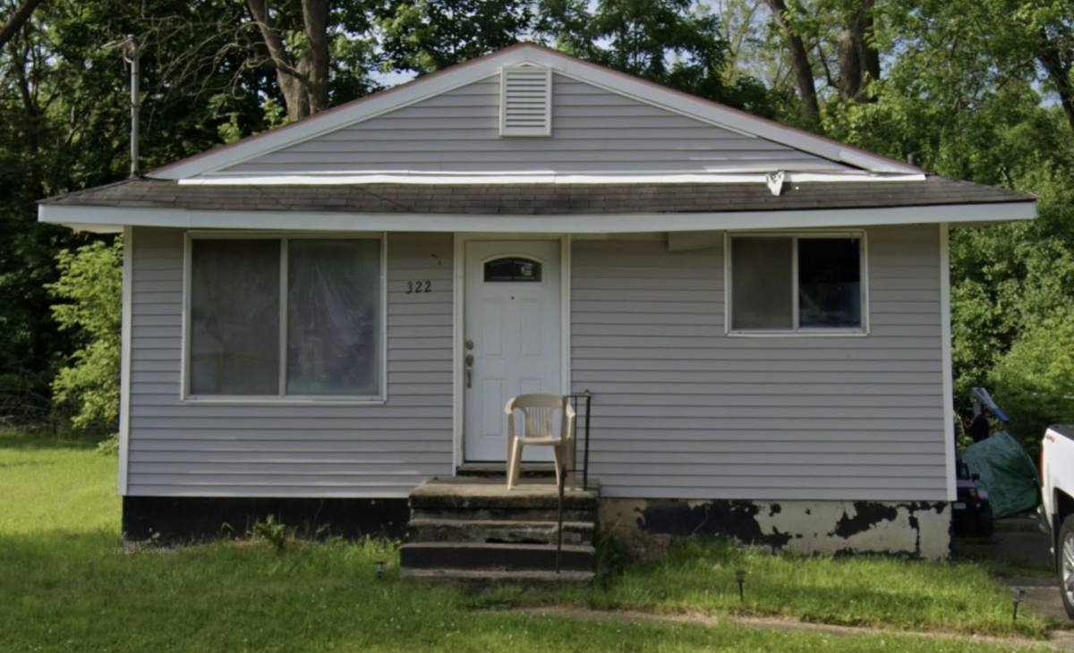 House for rent at 322 E Gracelawn Ave, Flint, MI 48505